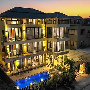 beach-haven-suites.hotelsofhoian.com/